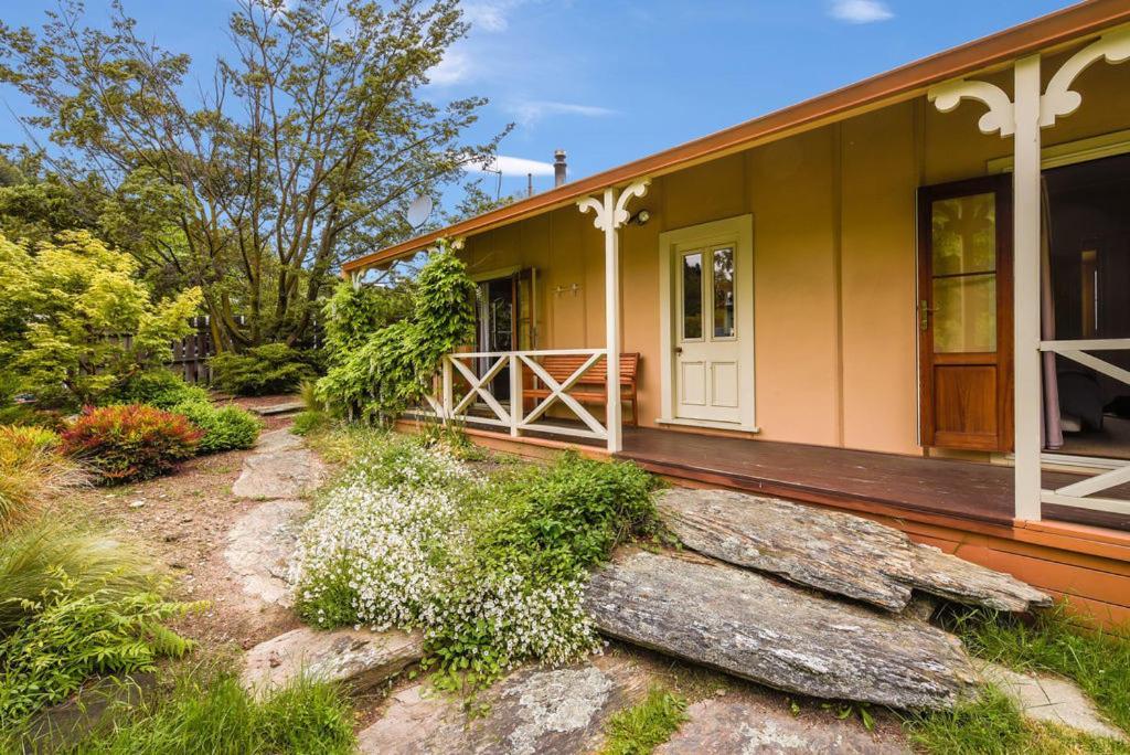 Central Peach - Queenstown Holiday Home Exterior photo